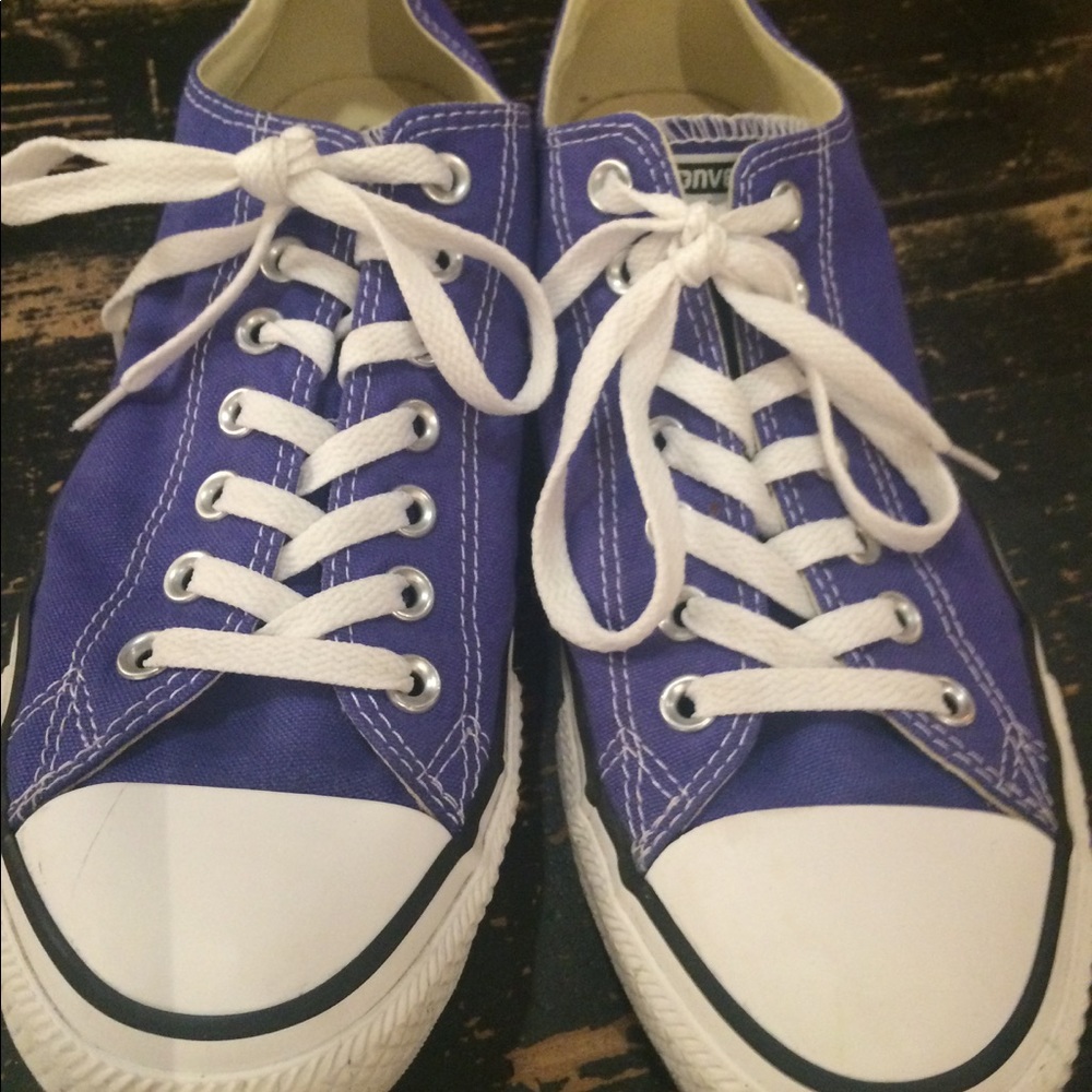 Converse Tennis Shoes
